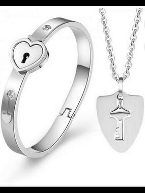 Heart Lock Silver Bracelet and Key Pendant Necklace Women Titanium Steel Love
